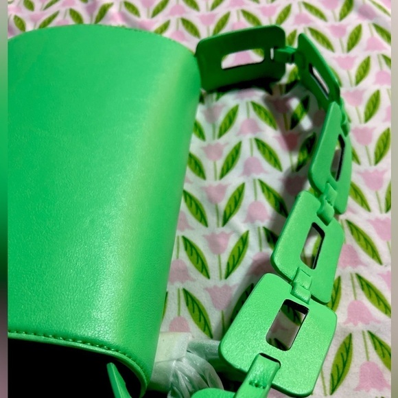 NWT Melie Bianco Neon Green Shoulder Bag with‎ Chunky Chain Strap | Y2K Baguette - Picture 6 of 12